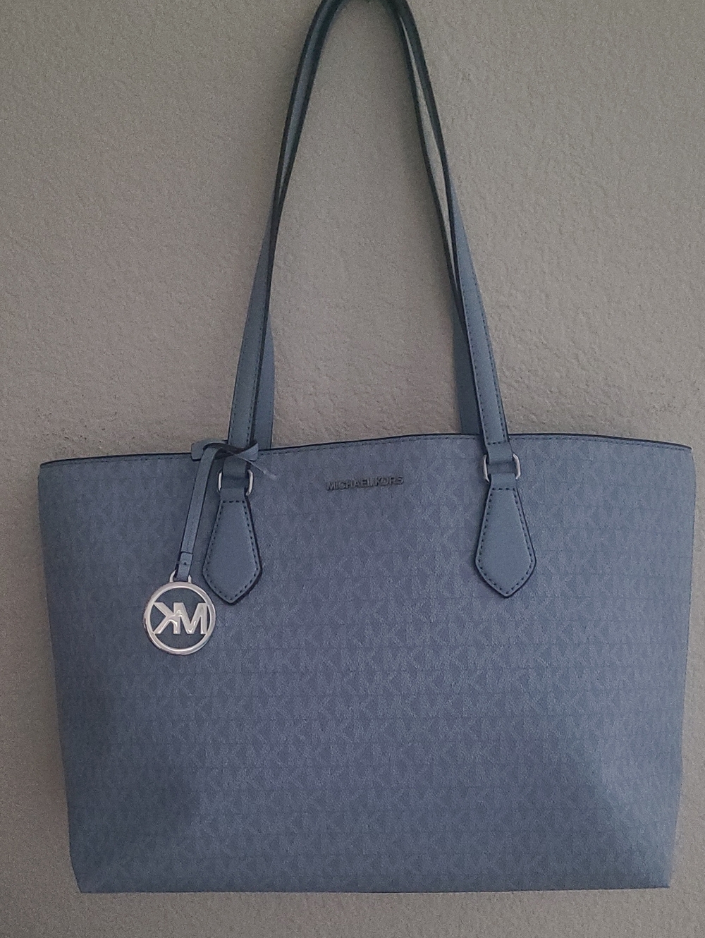 NWT Michael Kors Sheila Large Tote Lt Sky Blue Signature Logo Shoulder Bag
